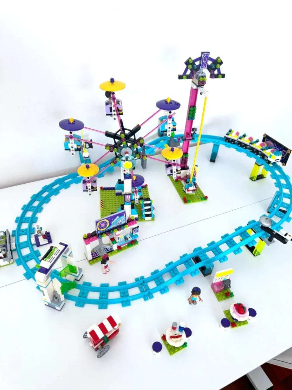 LEGO Friends Amusement Park Roller Coaster (#41130, 1124 pieces) - Retired